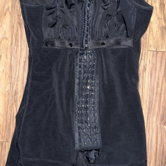 Full Body‎ Shaper - Picture 2 of 6